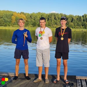 Vaikų ir jaunučių irklavimo čempionate iškovoti trys medaliai