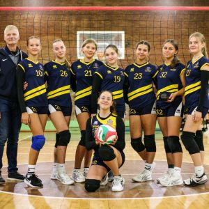 Merginų salės tinklinio turnyre triumfavo Skuodo KKSC