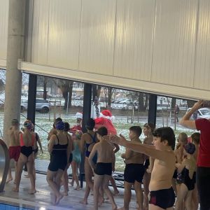 Kalėdinės vaikų plaukimo varžybos
