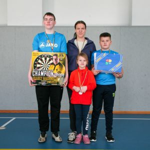 Šeimų estafečių varžybose dalyvavo devynios šeimos
