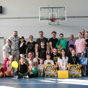 Šeimų estafečių varžybose dalyvavo devynios šeimos