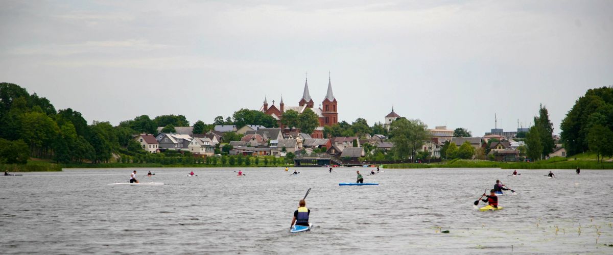 Baidarių ir kanojų irklavimo varžybose iškovota 15 medalių