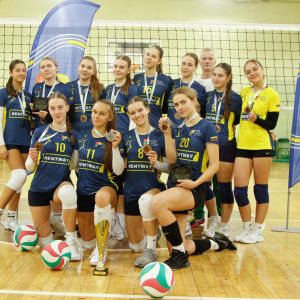 Iškovota prizinė vieta salės tinklinio turnyre