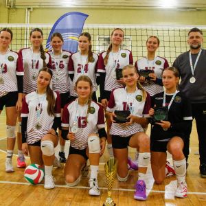 Iškovota prizinė vieta salės tinklinio turnyre