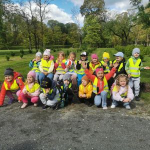 Mažųjų plungiškių žygis po parką: sportas, atradimai ir bendrystė