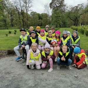 Mažųjų plungiškių žygis po parką: sportas, atradimai ir bendrystė