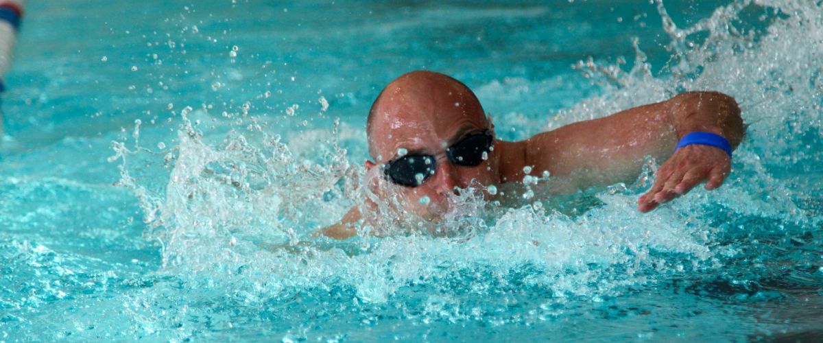 Plungės baseine – šeimų plaukimo varžybos: sportas, emocijos ir bendrystė