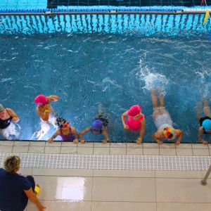 Plungės sporto arenoje prasidėjo plaukimo pamokos antrokams 6