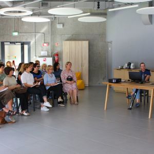 Plungės sporto arenoje prasidėjo plaukimo pamokos antrokams 8