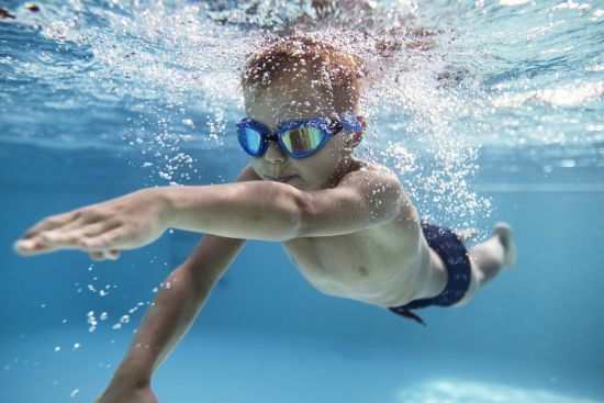 Plungės sporto arenoje prasidėjo plaukimo pamokos antrokams