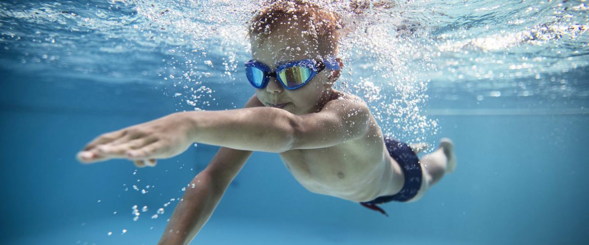 Plungės sporto arenoje prasidėjo plaukimo pamokos antrokams
