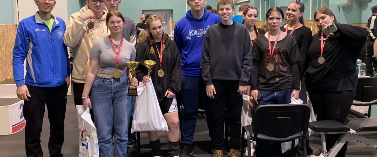 Sėkmingas Plungės sunkiaatlečių pasirodymas šventinėse varžybose