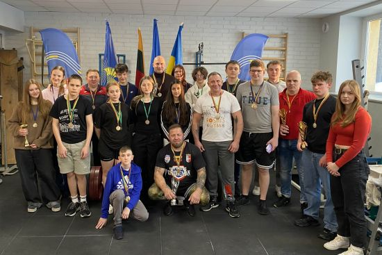 Plungės atletai Kovo 11-ąją pasitiko su rekordais 561