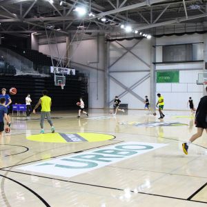 Plungės „Olimpas“ dalijosi patirtimi su jaunaisiais krepšininkais 1